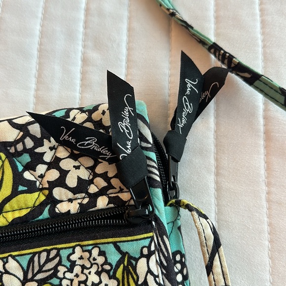 Vera Bradley Crossbody - Picture 2 of 6